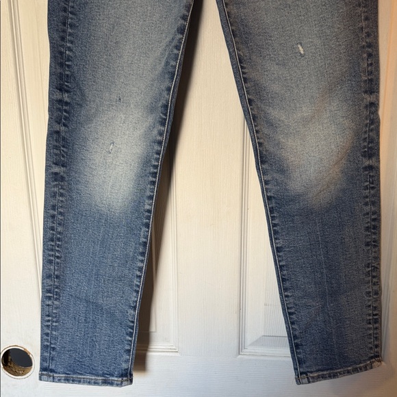 American Eagle AE77 Mom Jeans (Short) - Picture 3 of 8